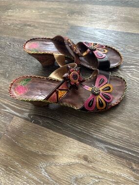 Infinity Leather Sandals